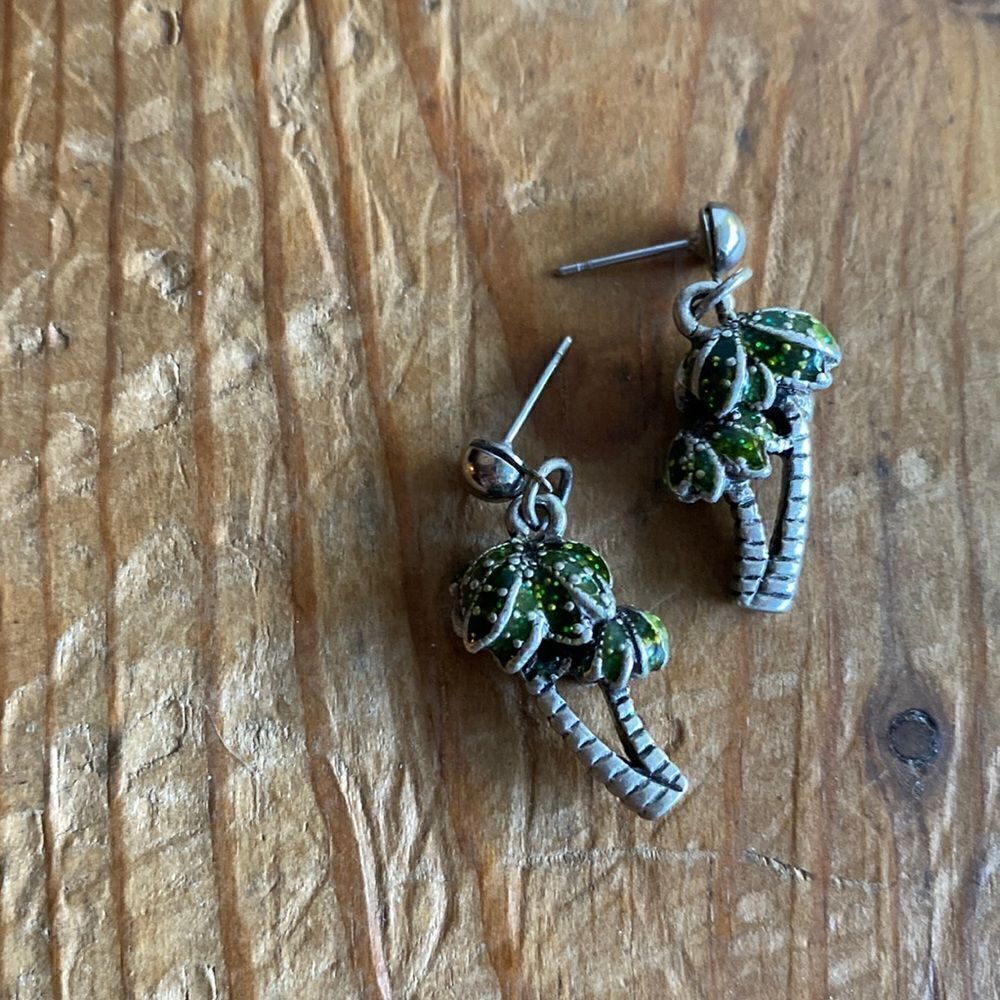 💛 Vintage Silver Plated Green Sparkle Enamel Palm Tree Earrings